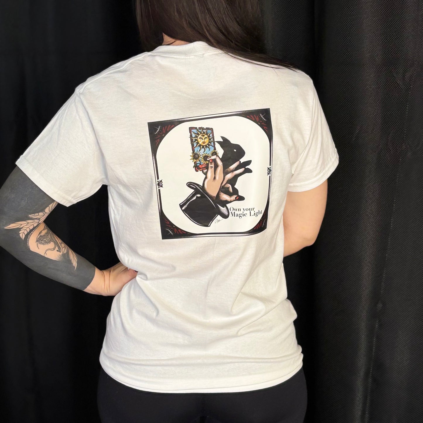 T-Shirt blanc Own your Magic Light
